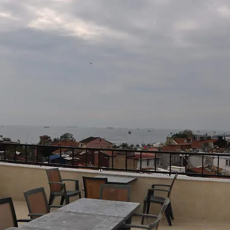 Hotel Magnificent 3*