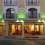 Hotel Magnificent 3*