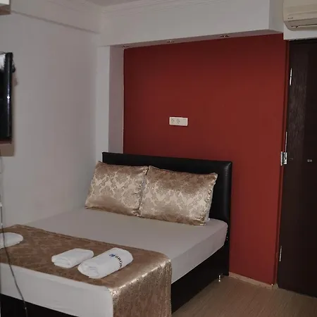 Hotel Magnificent 3*
