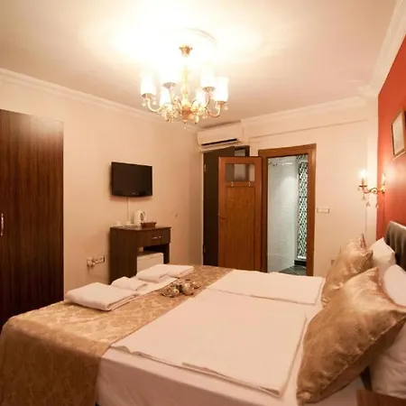 Hotel Magnificent 3*
