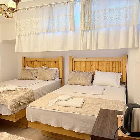 Hotel Magnificent 3*