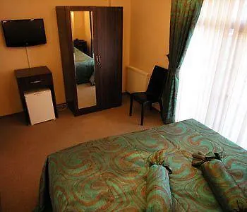 Hotel Magnificent 3*